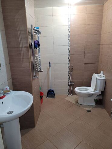 Uzunmüddətli kirayə mənzillər: Həzi Aslanov metro stansiyanın düz çıxışında, 50-100 metr məsafədə — 7