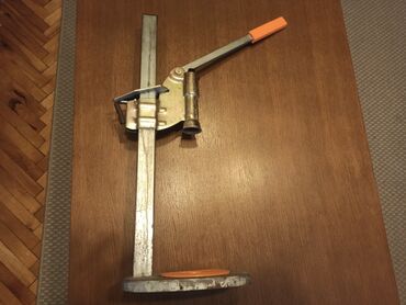 Ostali proizvodi za kuću: Kvalitetna presa za zatvaranje staklenih flaša i 5.000 novih krunastih — 3