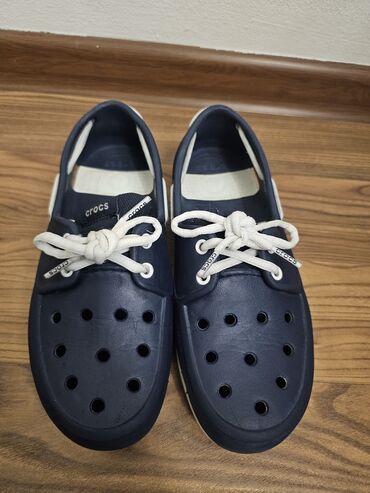 Другая мужская обувь: Продаю б/у Crocs макасины (оригинал) 35-36 размер. (J3). состояние