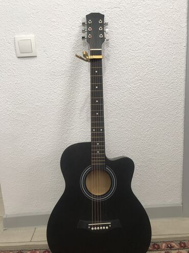 bmv e34: Срочно продаётся гитара Новый ни царапин Купил за 8000 Продаю за