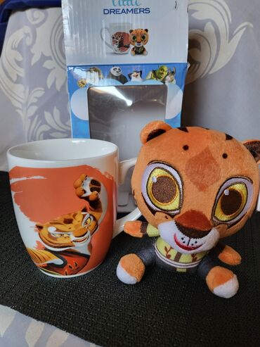 Čaše: Solja nova Heroes porcelanska univerzalna 2017g. Solja sa igrackom na lalafo.rs — 1 Čaše: Solja nova Heroes porcelanska univerzalna 2017g. Solja sa igrackom — 1