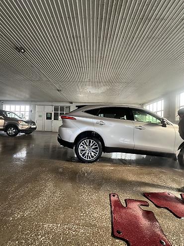 Toyota: Toyota Venza: 2021 г., 2.5 л, Типтроник, Гибрид, Внедорожник — 17