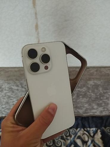 Apple iPhone: IPhone 15 Pro, Б/у, 128 ГБ, Белый, Защитное стекло, 78 % — 3