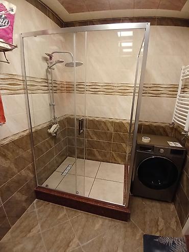 Duş kabinaları, arakəsmələr: Yeni Arakəsmə, Künc üçün, Ödənişli çatdırılma — 12