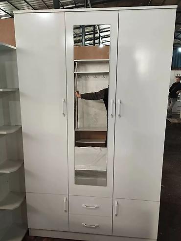 Шифоньеры, шкафы для одежды: Шкаф шифоньеры новый новый материал российский ламинат качестве at lalafo.kg — 22 Шифоньеры, шкафы для одежды: Шкаф шифоньеры новый новый материал российский ламинат качестве — 22