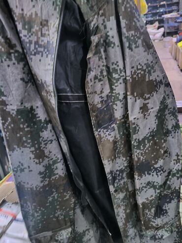 военная форма одежда: Камуфляжный дождевик “StormGuard” — стиль и защита в любую погоду! ⚡