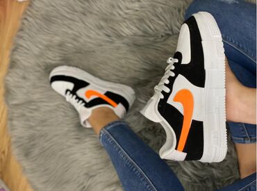 Patike: Nike air force patike

Novo
Brojevi 36 do 40

fb Moja Kupovina 1 — 7