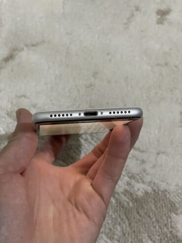 монитор новый: IPhone SE 2022, Б/у, 128 ГБ, Чехол, 100 %