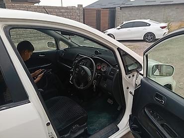 Продажа авто: Honda Stream: 2002 г., 1.7 л, Автомат, Бензин, Универсал — 3