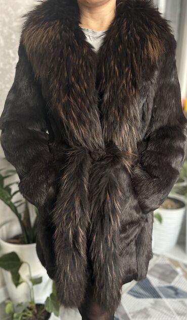 Шубы: Продается шуба(нат.кролик)размер 40/42,длина ниже колена (я ростом — 6