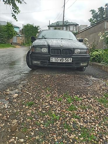 015 maşını: BMW 3 series: 1.6 l | 1993 il Sedan — 1