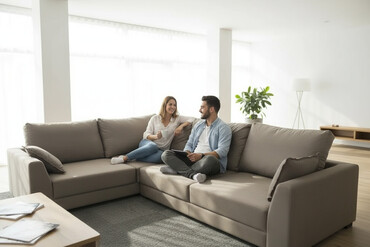 диваны в кафе: Бурчу бар диван, Жастыктар менен, Үч орундук жана андан көп