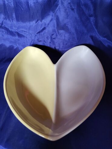 Ostalo posuđe: Tanjir nov,vintaz porcelanski za serviranje,posluzenje. Tanjir pun na lalafo.rs — 4 Ostalo posuđe: Tanjir nov,vintaz porcelanski za serviranje,posluzenje. Tanjir pun — 4