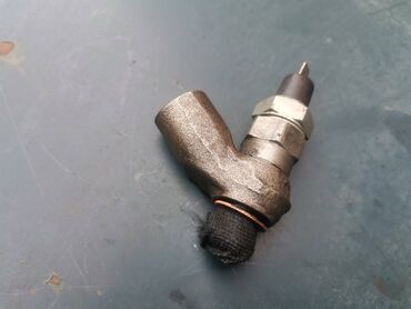 Auto delovi: Racva pritiska ulja Lada 21214i Niva. Polovno, ocuano. Skinuto sa — 5