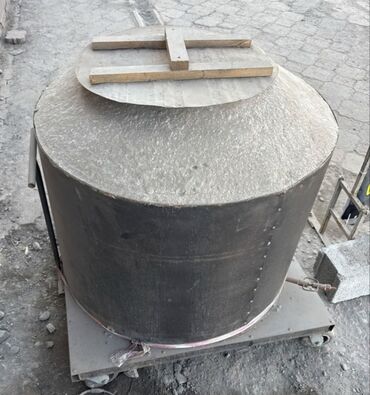 Тандырлар: Тандыр на калесах газовый можно и без Газа. в комплексте имеется 2газ lalafo.kg да Тандырлар: Тандыр на калесах газовый можно и без Газа. в комплексте имеется 2газ
