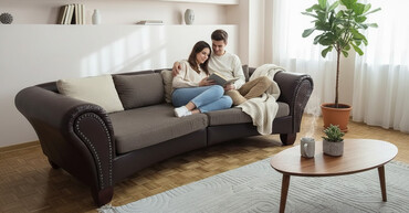 Sofe i kaučevi: Vrhunski cetvorosed koža -  mebl. Ovalnog dizajna jako zanimljiva — 1