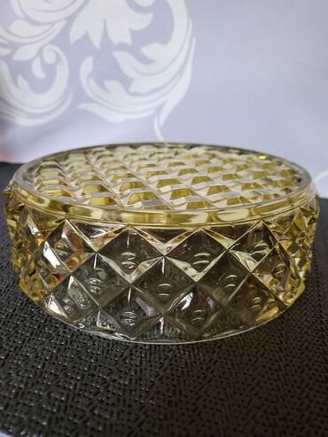 Činije: Bombonijera,cinija pun rad 70te god. Cinija bez ostecenja,nigde — 8