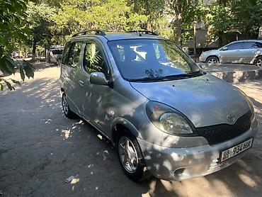 версио: Toyota Yaris Verso: 2002 г., 1.3 л, Автомат, Бензин, Универсал — 9