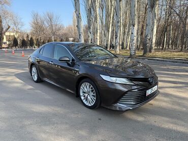 Toyota: Toyota Camry: 2018 г., 2.5 л, Автомат, Гибрид, Седан