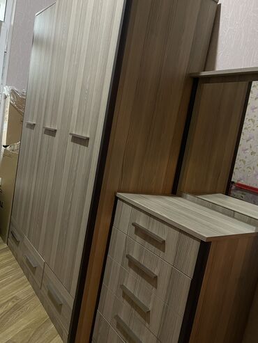 Bitkilər: Təknəfərlik çarpayı, Dolab, Termo, Tumba, Yeni