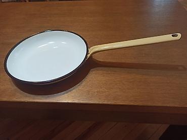 fb rogers silver plate yugoslavia: Emajlirani tiganj 22cm, proizveden u Jugoslaviji. Ne mogu da — 1