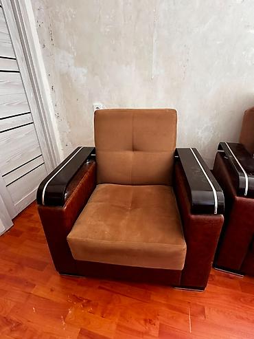 Mebel: İşlənmiş, Divan-kravat, 2 kreslo, Divan, Bazalı, Açılan — 3