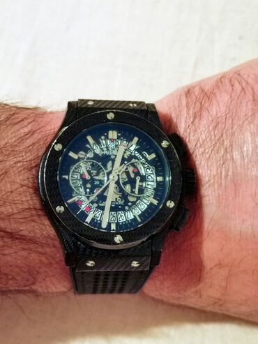 Oprema:  Hublot big bang muški sat, sat je očuvan bez ikakvog oštećenja i