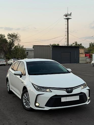 byd e3: Toyota Corolla: 2022 г., 1.8 л, Автомат, Гибрид, Седан — 2