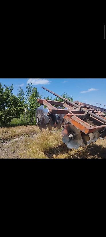 traktor kabinkasi: Salam traktor və diski kotan yama bur hamısı birlikdə və ayrı ayrı — 3