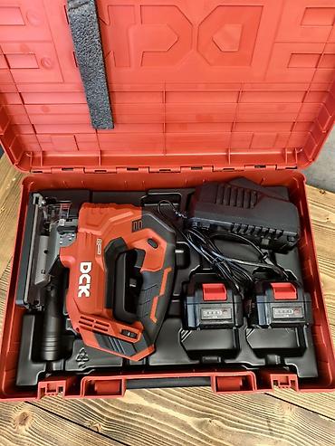 black decker: Аккумуляторный лобзик DCK KDMQ85 в кейсе - Питание: 18 В (Li-Ion) - — 1