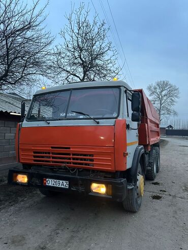 Другой строительный транспорт: Самосвал КАМАЗ, трехосный (6x4), оранжевый кузов. Основные — 1