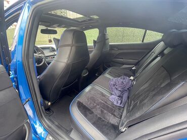 Hyundai: Hyundai Elantra: 1.6 l | 2018 il Sedan — 10