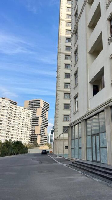 Mağazalar: Bakı şəhəri yasamal rayonu Şəfayət Mehdiyev küçəsində, Grand həyat və — 7