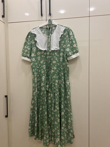 çit donlar: Повседневное платье, XL (EU 42)