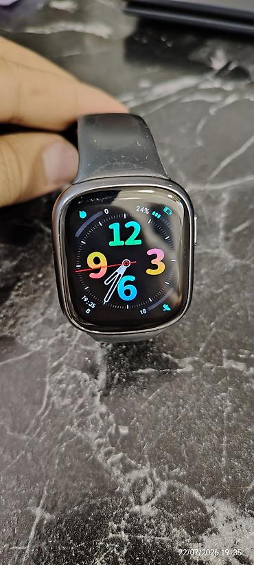 google pixel watch: Ağıllı saat – kvadrat formalı metal korpus, qara silikon qayış. Rəngli — 2