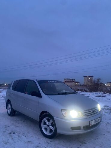 Toyota: Toyota Ipsum: 1998 г., 2 л, Автомат, Бензин, Минивэн