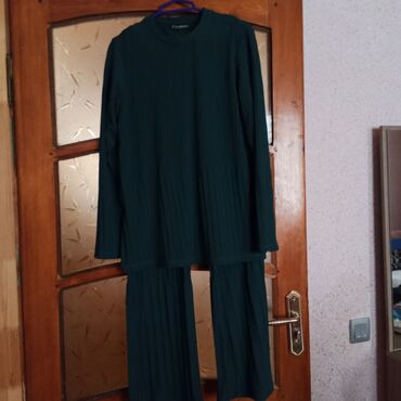 şaftalı rəngli qadın kostyumları: S (EU 36), rəng - Yaşıl