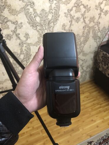 видеокамеру и фотокамеру in Кыргызстан | ВИДЕОКАМЕРЫ: Вспышка на фотокамеру подходит на Canon и на Nikon!!! Продаю срочно