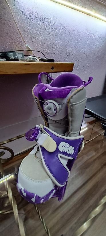 Сноуборды: Продам крепления и ботиночки для сноуборда размер 33. цена 5000 сом — 2