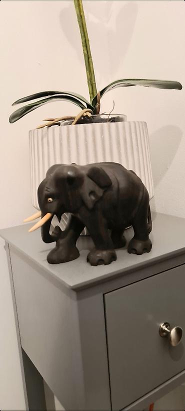 Figure: ▪︎ Na prodaju kolekcionarska, originalna, drvena statua slona. - Veoma — 9