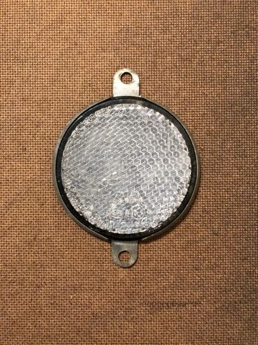 Digər əntiq əşyalar: Antik sovet .metre 20 m . Banka tutan 10 m .stoplar 10 manat — 8