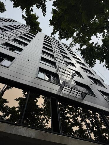 квартира на первом этаже: 3 комнаты, 120 м², Элитка, 7 этаж, ПСО (под самоотделку)