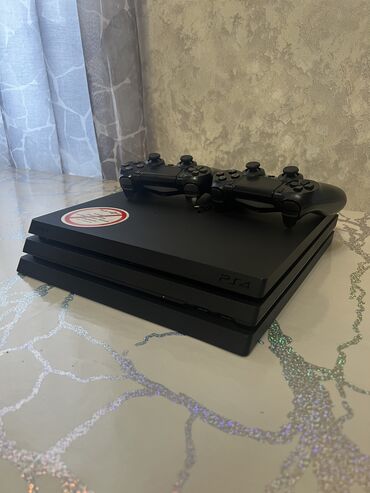 part time iş bakı: Playstation 4 pro 2 orginal pultla playroomdan alınıb