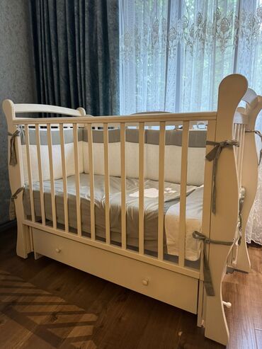 Gəzinti arabaları: Oğlan və qız üçün, Beşik