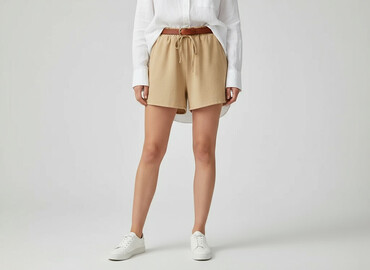 synthetic ubrania: Shorts for women, size S