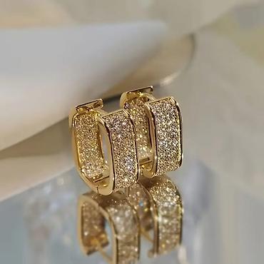 Minđuše: Zlatne pravougaone minđuše – huggie model sa sjajnim cirkonima - — 2