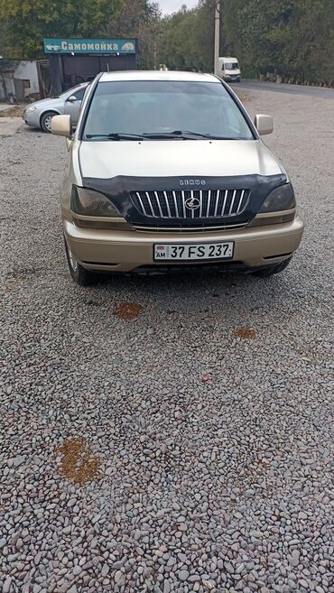 меняю на дом: Lexus RX 300, золотистый кроссовер (поколение XU10). Основные