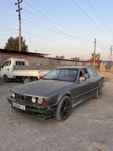 продажа авто в бишкеке и по всему кыргызстану: BMW 5 series: 1989 г., 2 л, Механика, Бензин, Седан