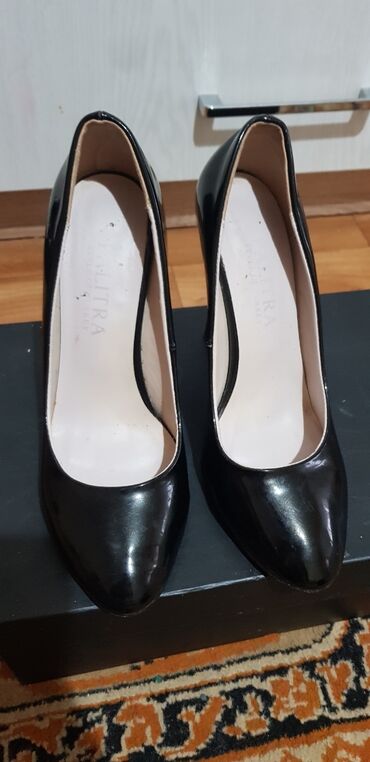 Туфли: Продаю классные осень зима сапоги пару раз только одевала. женские — 8