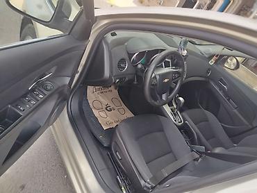 audi tt: Chevrolet Cruze sedan - Gümüşü-bej rəngli kuzov, 4 qapı, yüngül — 4